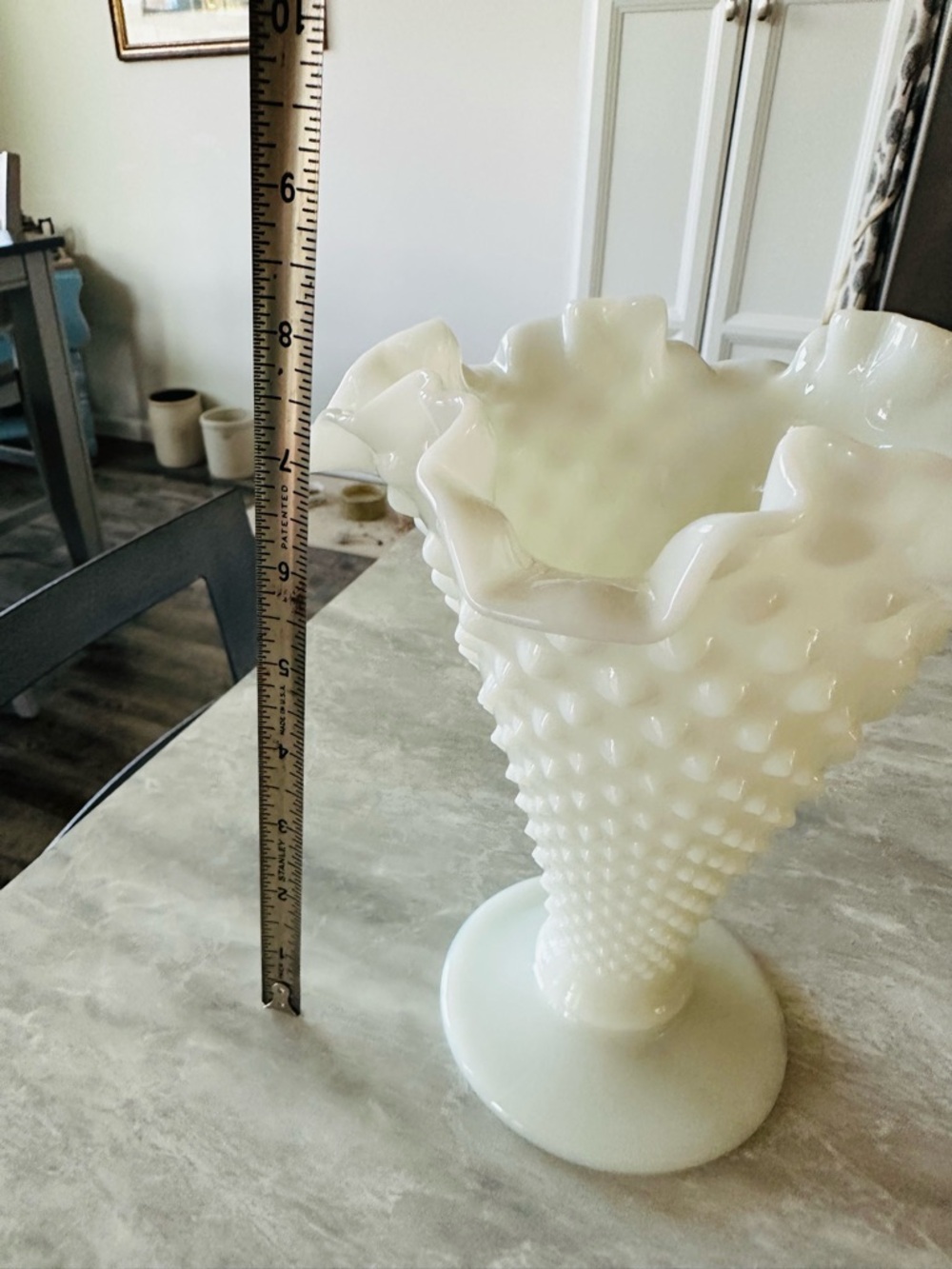 White Hobnail Milk Glass Vase - Unbranded - Picture 2 of 2